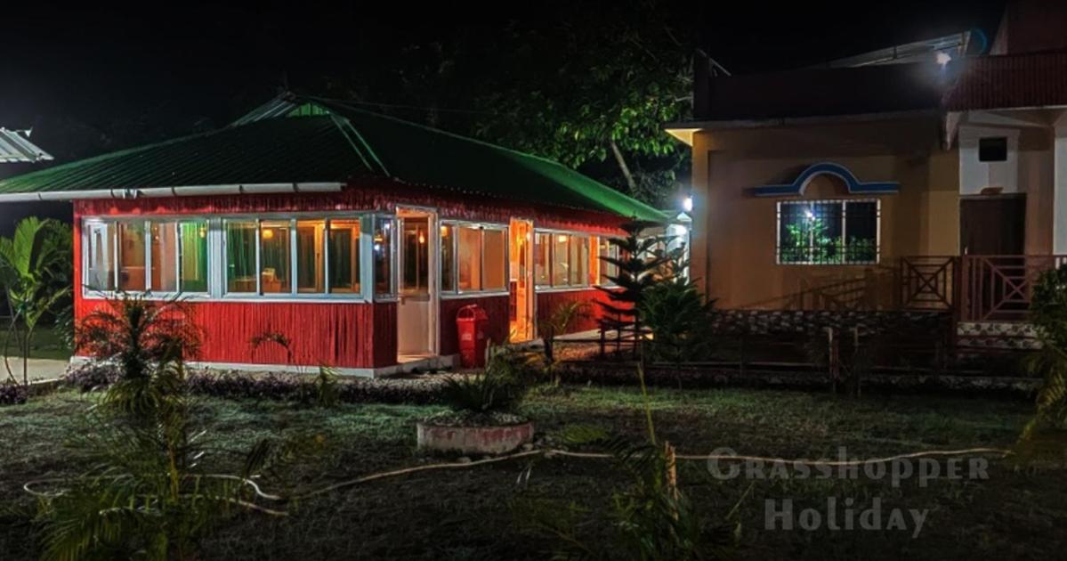 Chālsa Grasshopper Jungle Queen Resort מראה חיצוני תמונה